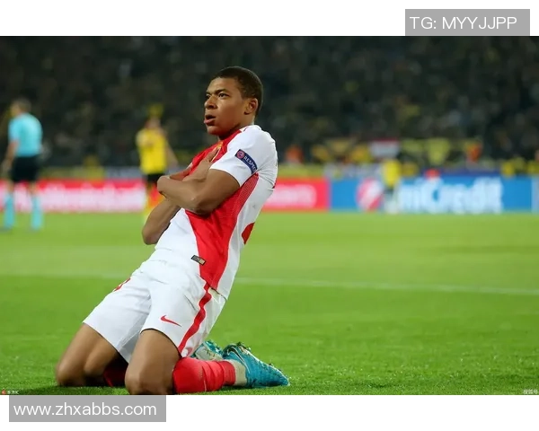 足球巨星登场瞬间震撼全场他们的霸气造型与气场引领潮流