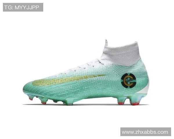 C罗专为顶级球星打造的定制足球鞋背后的创新设计与技术解析