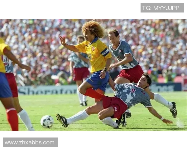 足球巨星写实漫画风格展现赛场激情与人物独特魅力 足球巨星写实漫画风格展现赛场激情与人物独特魅力